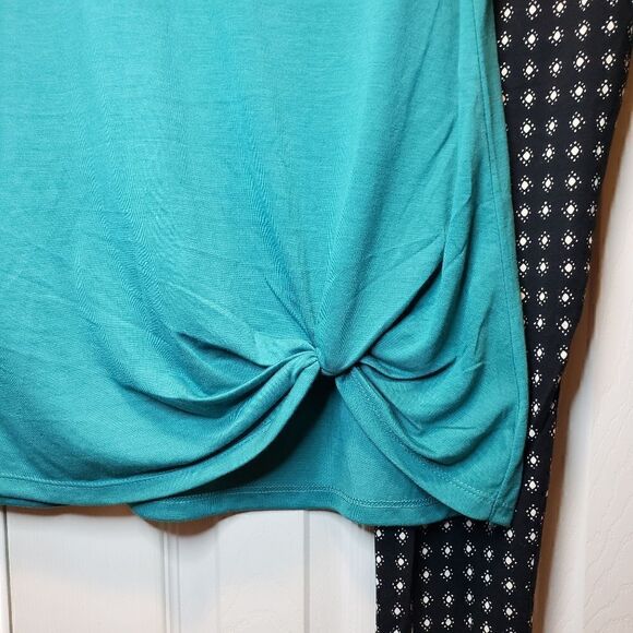 Old Navy 2pc set, T-shirt plus leggings Size Medium - Picture 3 of 9